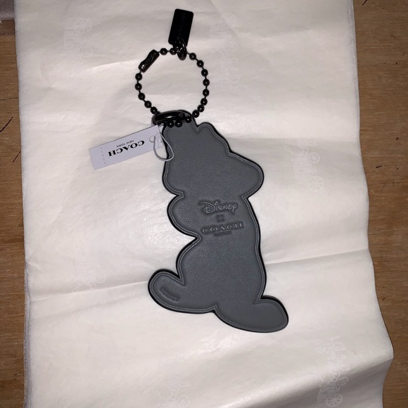 NWT Coach Disney Goofy Leather Hang Tag Ba… - Picture 2 of 3